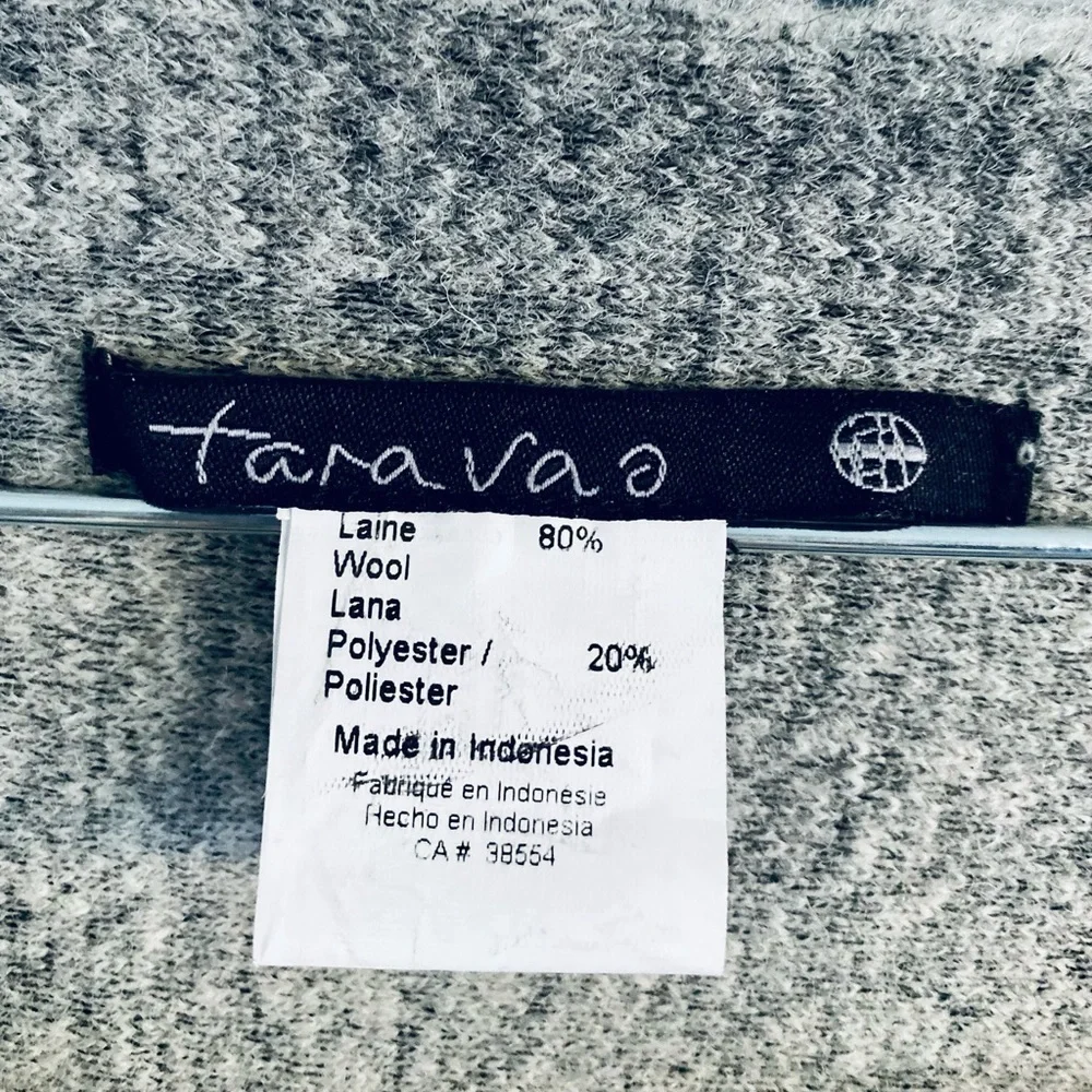 TARA Vao Gray Wool Poncho